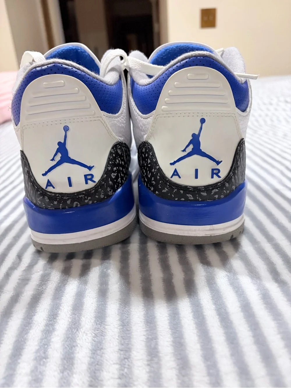 Jordan Men’s Athletic Shoes White Blue Black Elephant Print